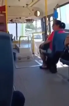Subió_borracha_a_un_colectivo,_generó_disturbios_y_la_insólita_propuesta_de_un_pasajero_la_calmó___TN