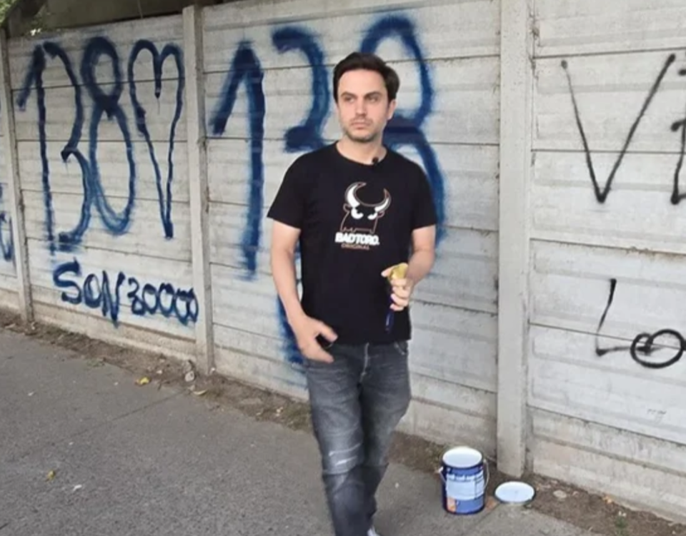 909648-marra-20no-20sabe-20agarrar-20un-20pincel