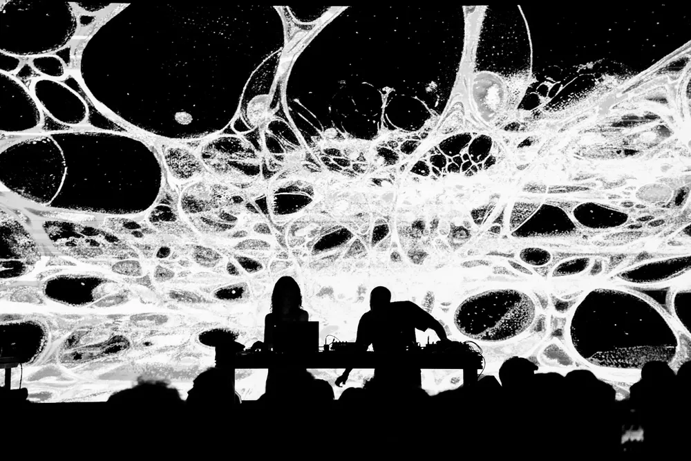 Nicola Cruz live + Serpiente Roja Artlab 01- foto de Mateo Cianfoni